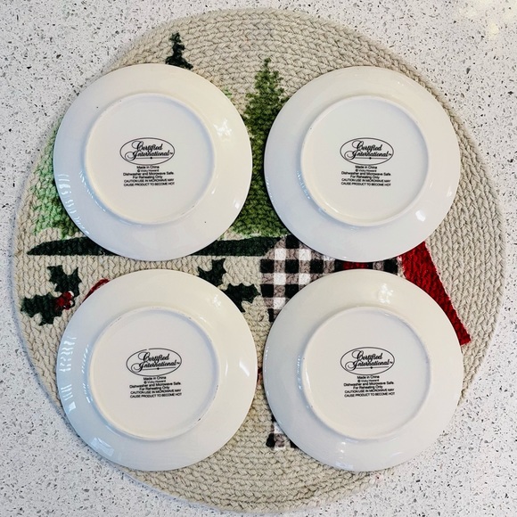 Holiday Dessert/Trinket/Candy Glass Plates - Set of 4 - Picture 2 of 6